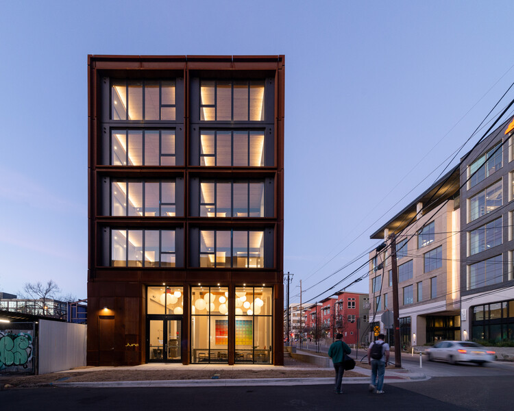 Modern Office Complex - Image 1